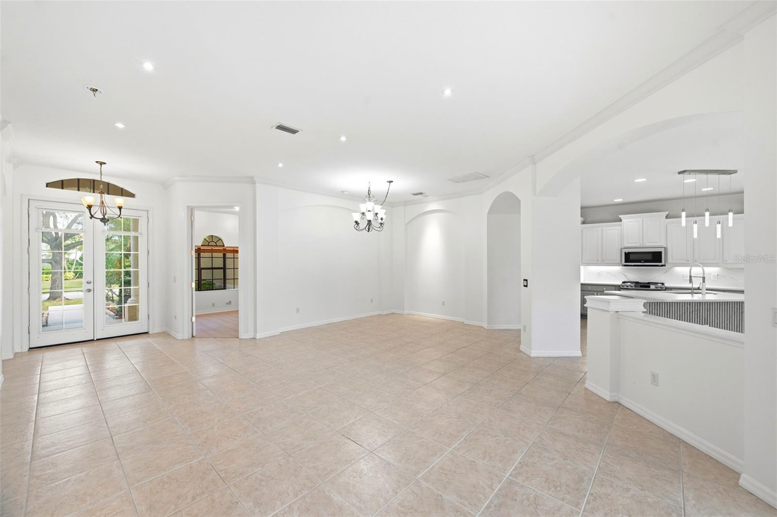 6611 CHICKADEE LN — photo 6