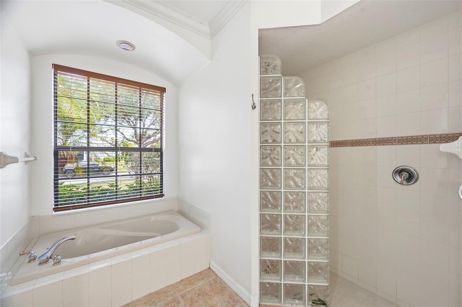 6611 CHICKADEE LN — photo 34