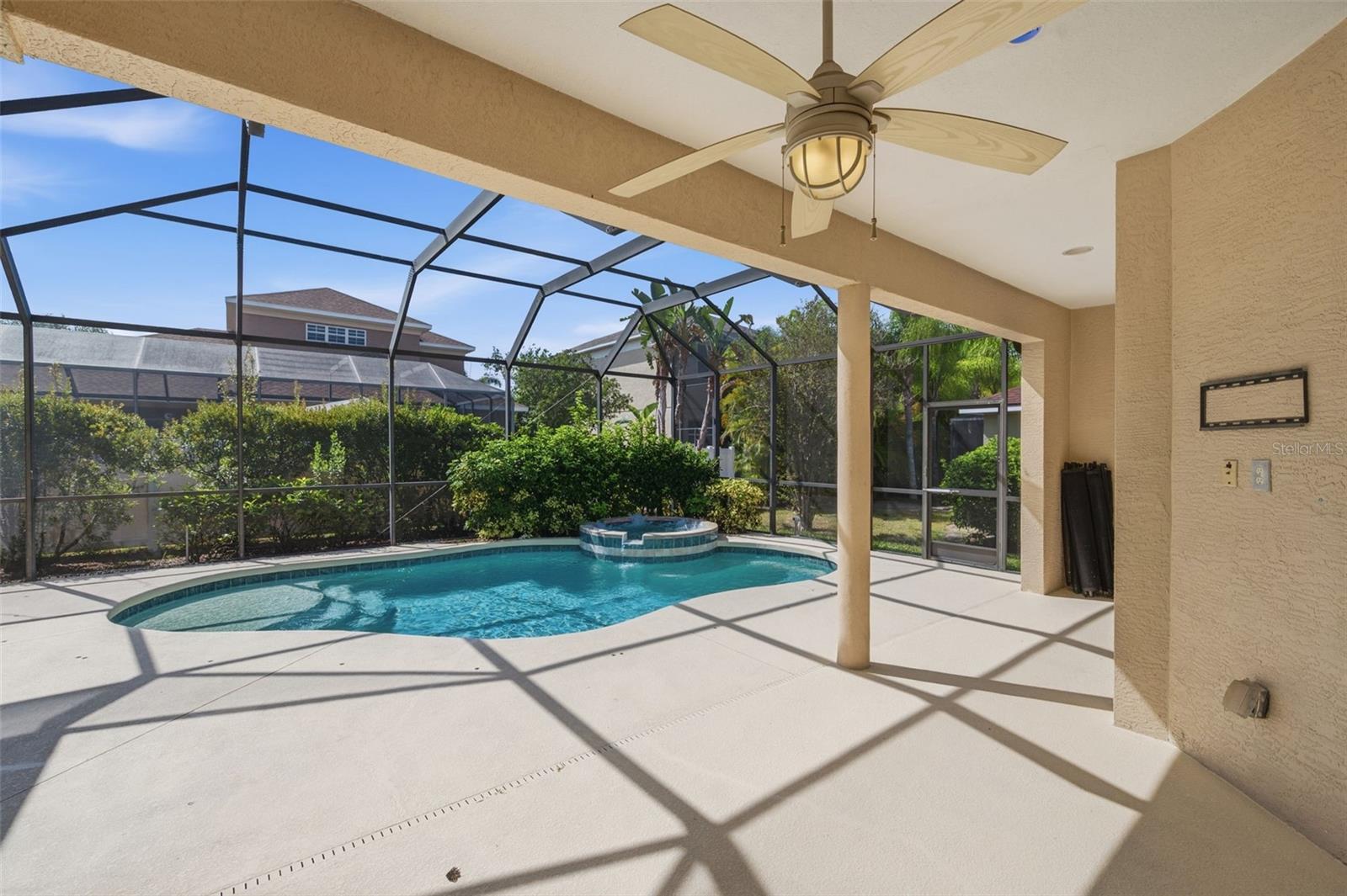 6611 CHICKADEE LN — photo 68