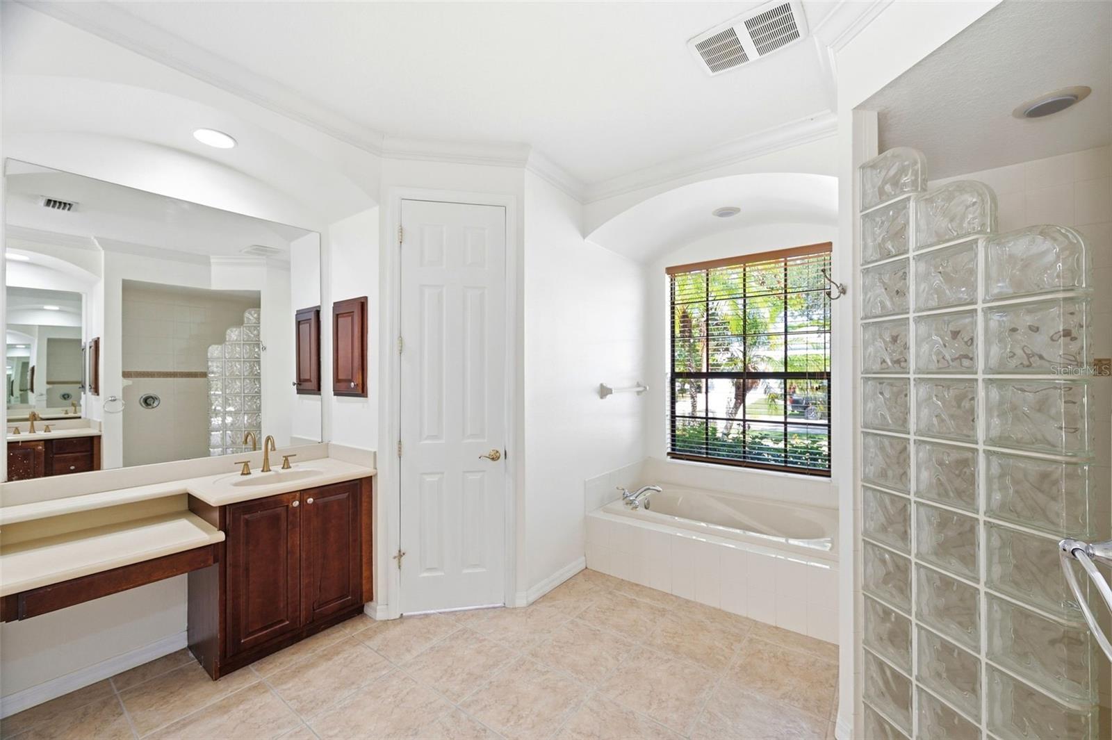 6611 CHICKADEE LN — photo 32