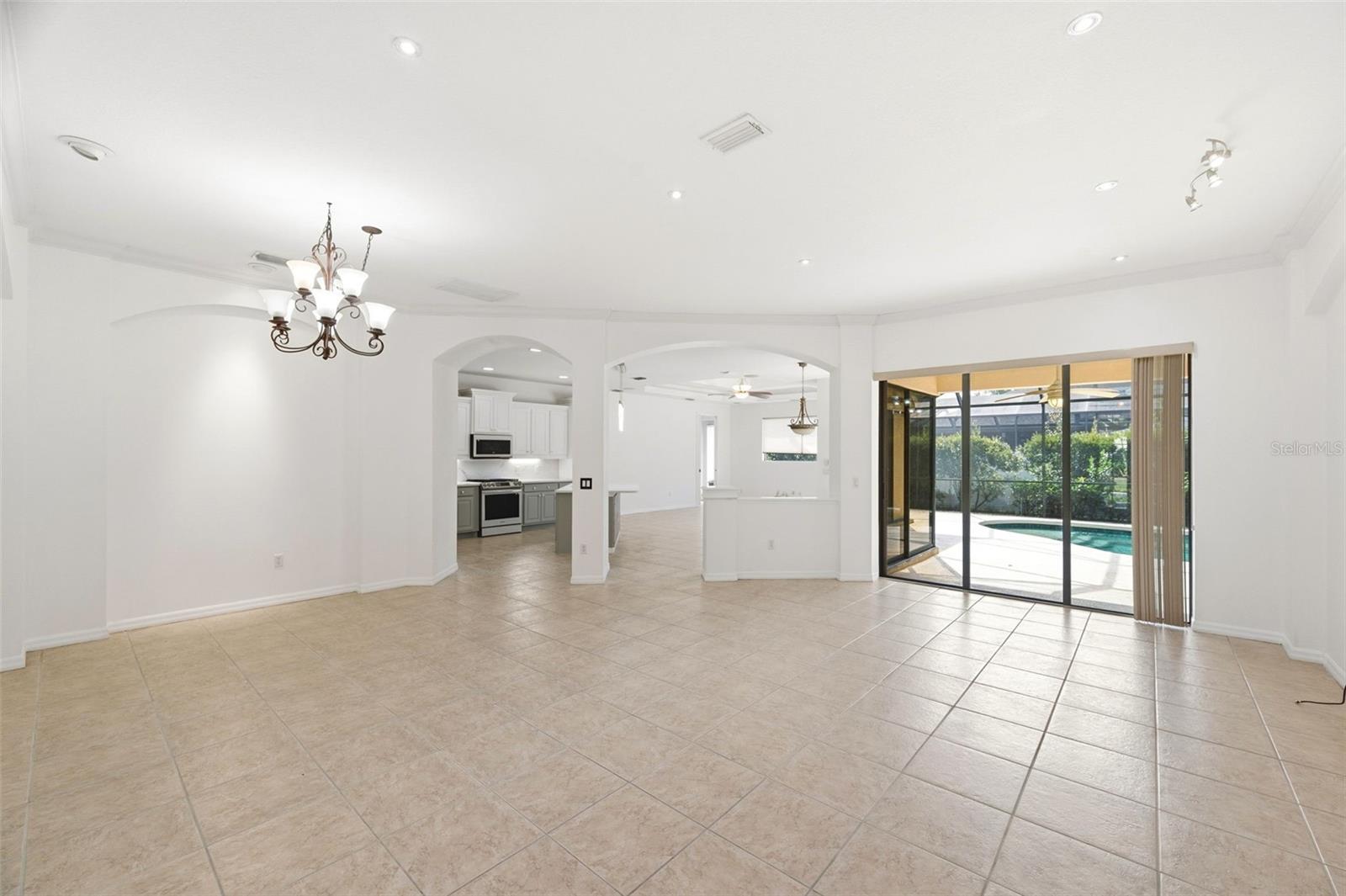 6611 CHICKADEE LN — photo 3