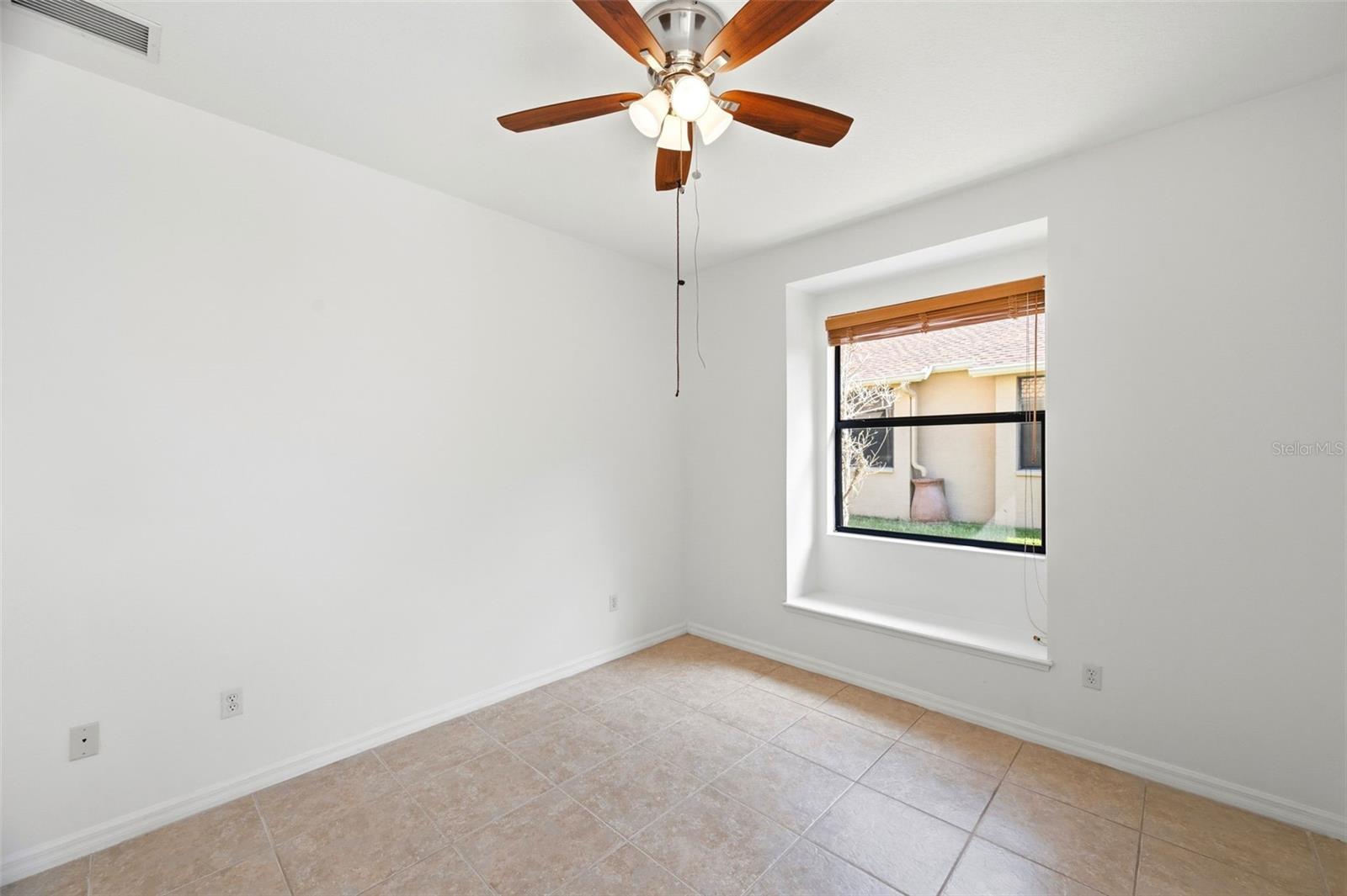 6611 CHICKADEE LN — photo 38