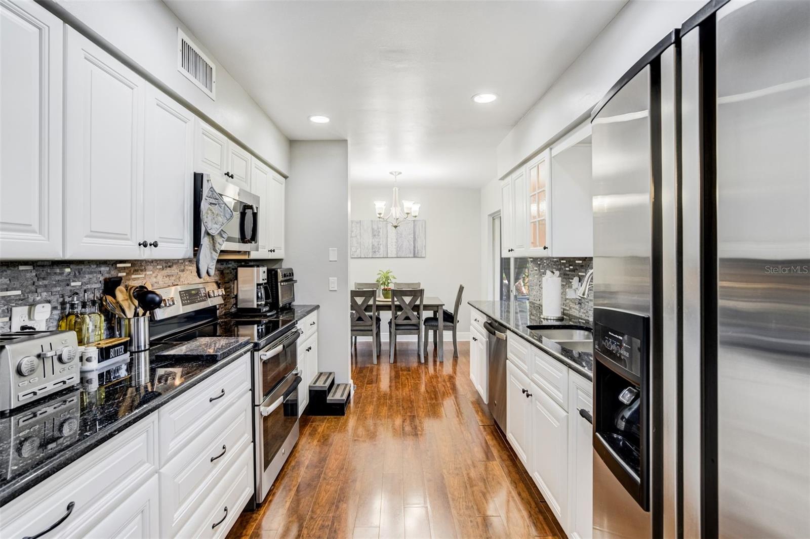 1636 LEISURE DR — photo 8