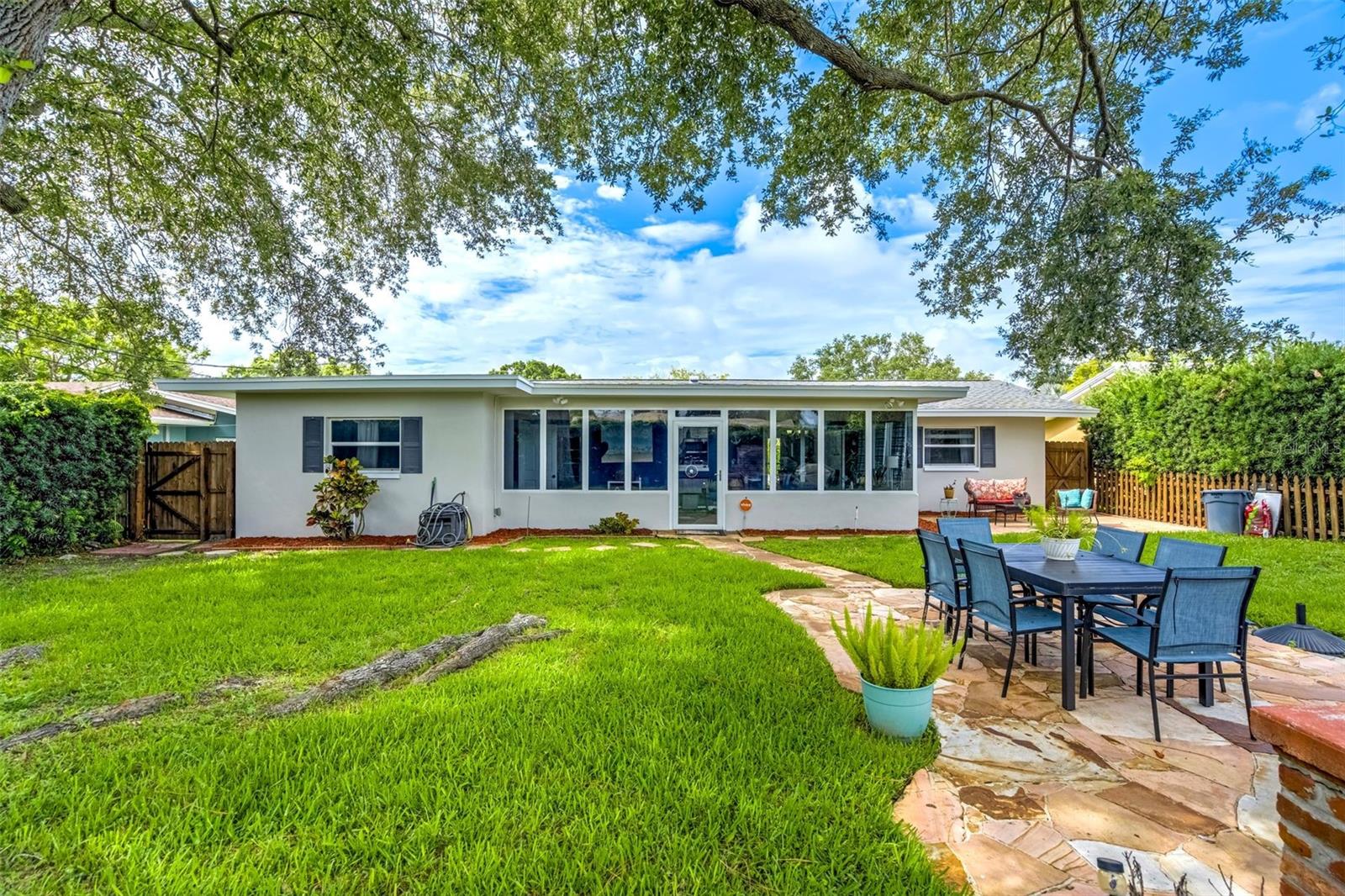 1636 LEISURE DR — photo 10
