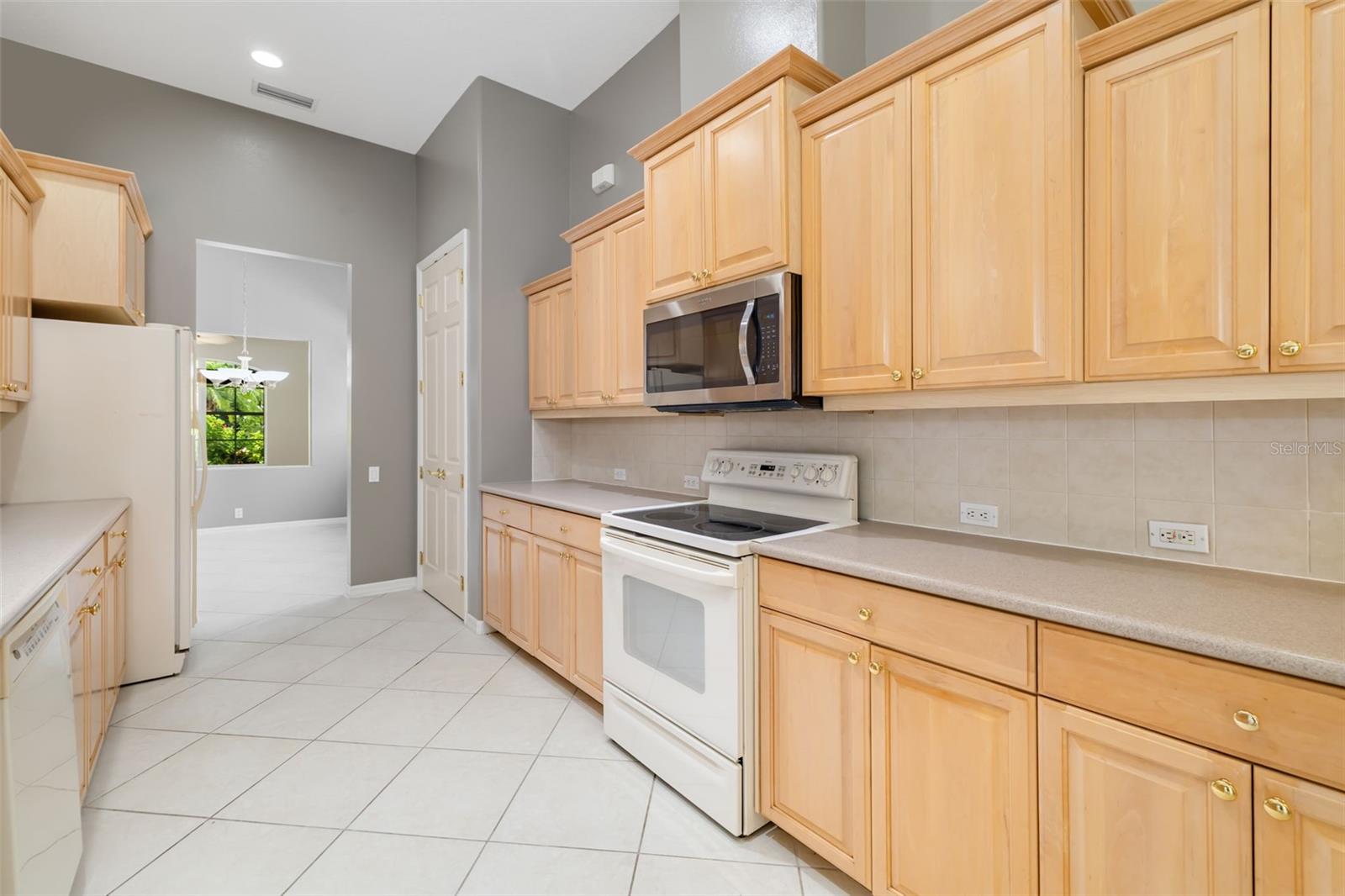 4770 MAINSAIL DR — photo 22
