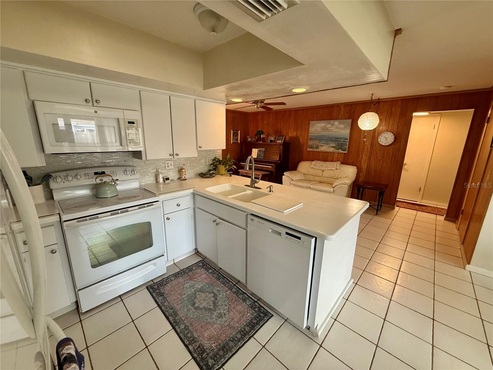 1853 PARADISE LN — photo 18