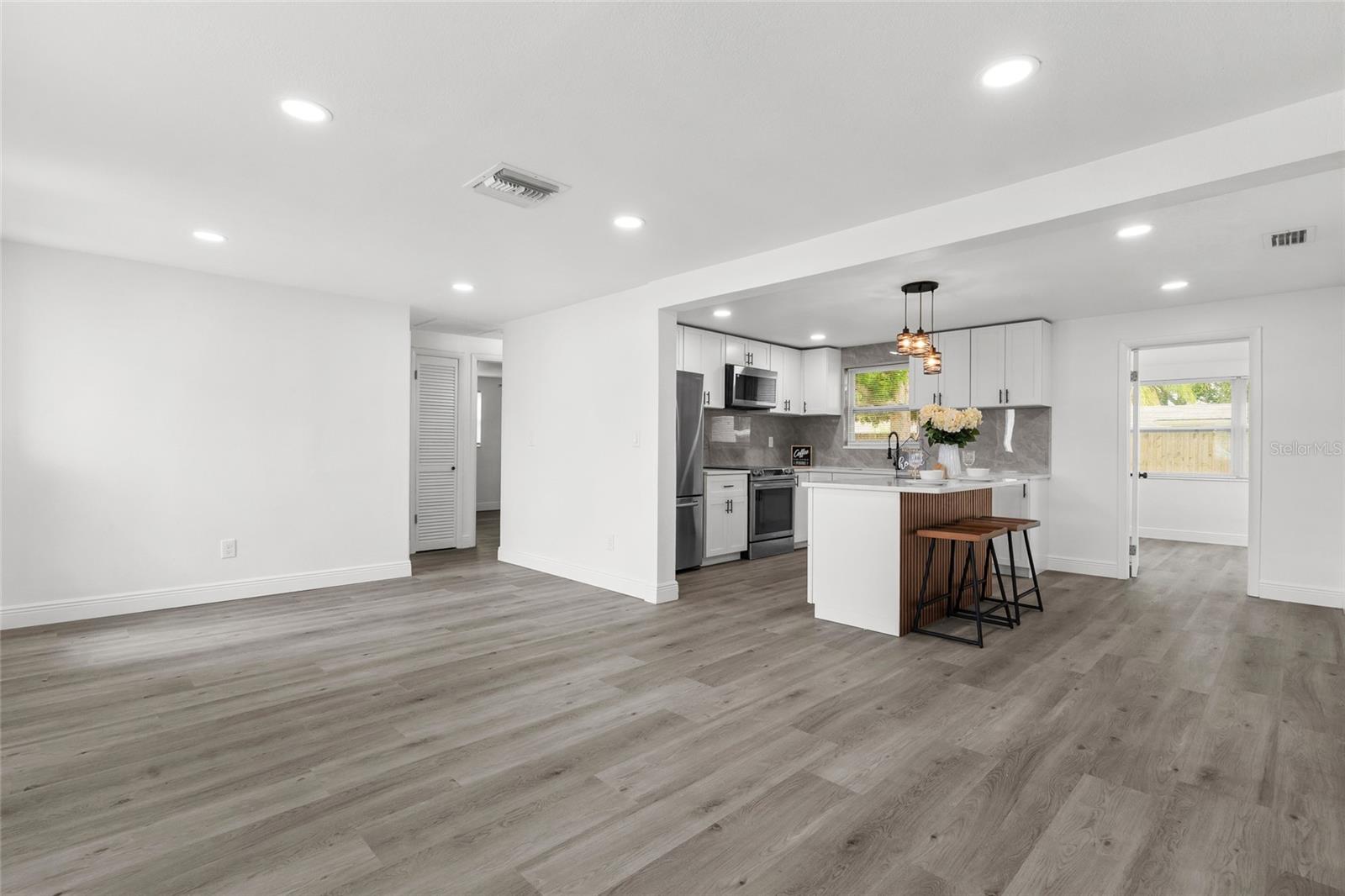 4820 SALEM DR — photo 9