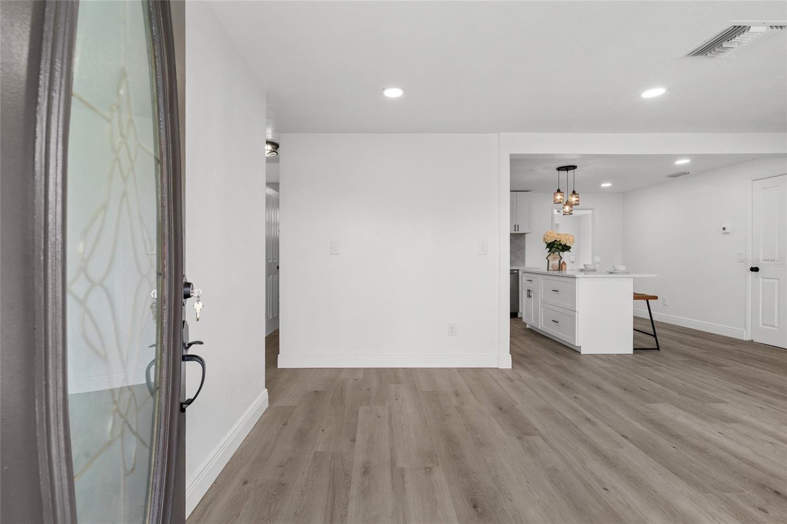 4820 SALEM DR — photo 6