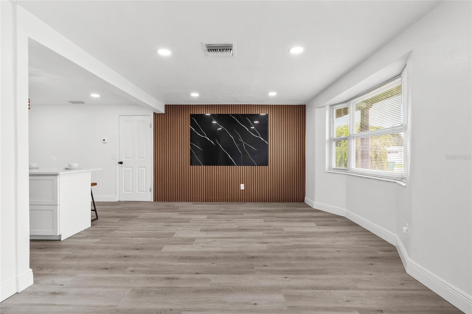 4820 SALEM DR — photo 7