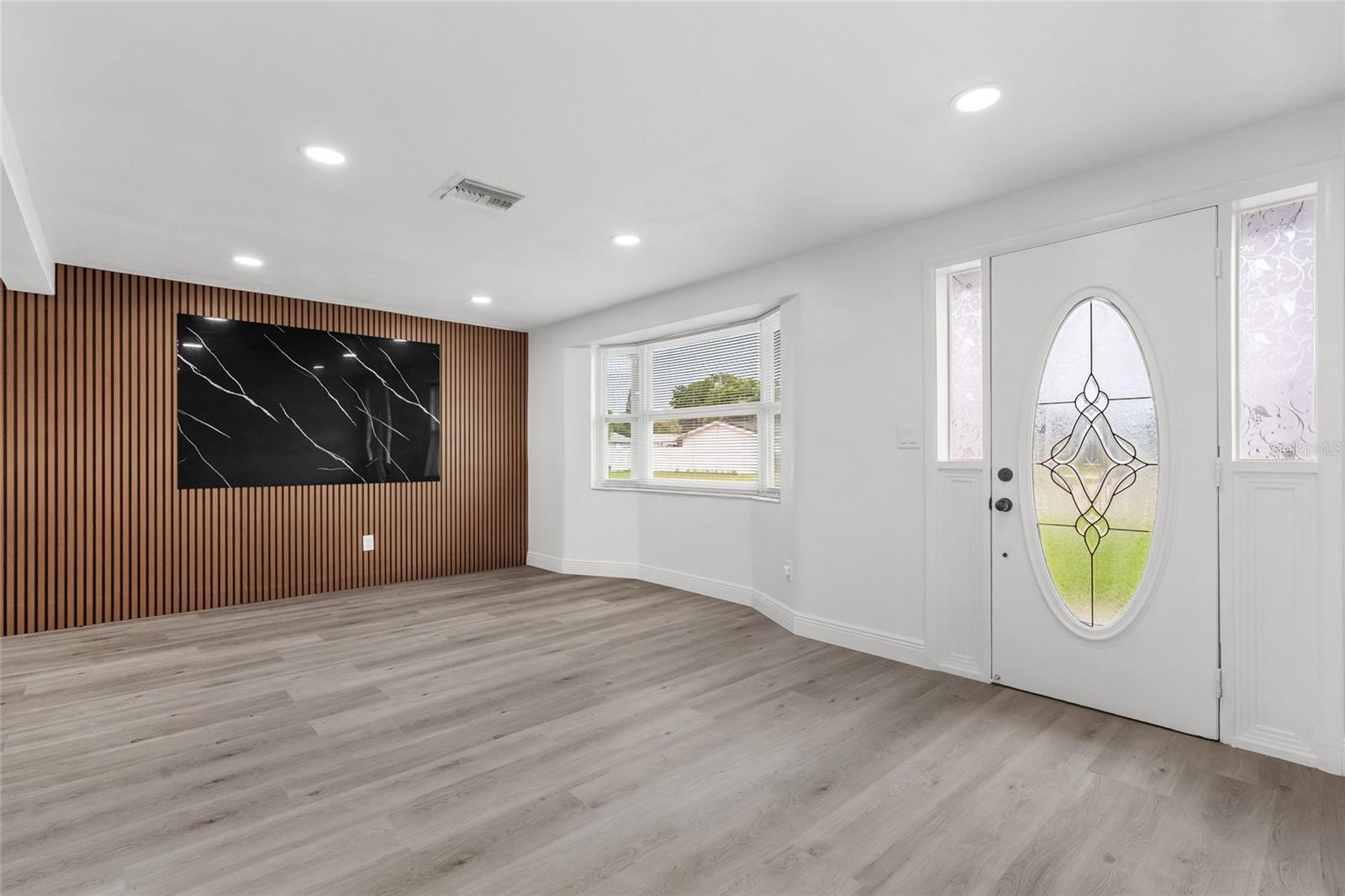 4820 SALEM DR — photo 8