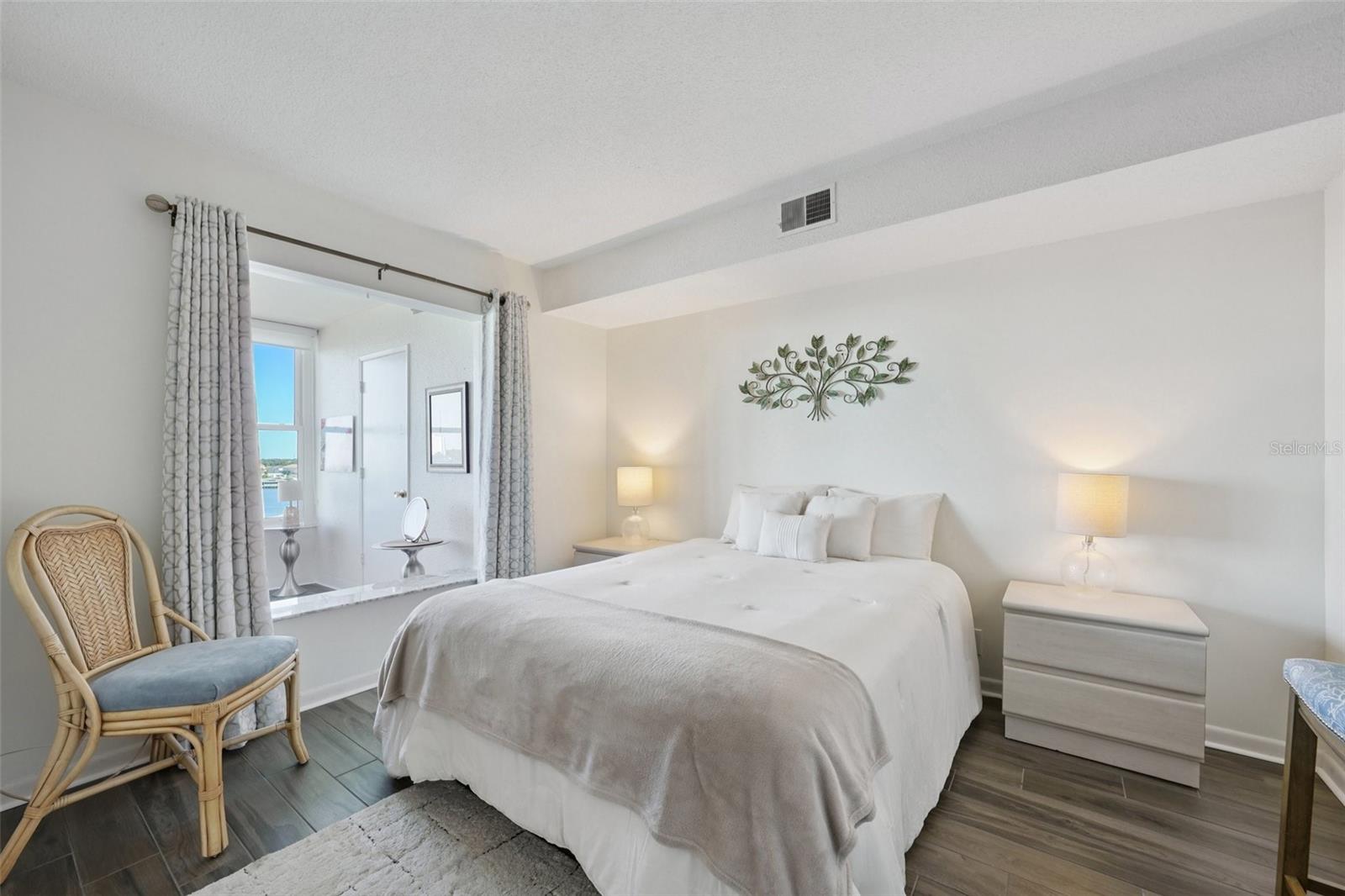 1847 SHORE DR S #711 — photo 26