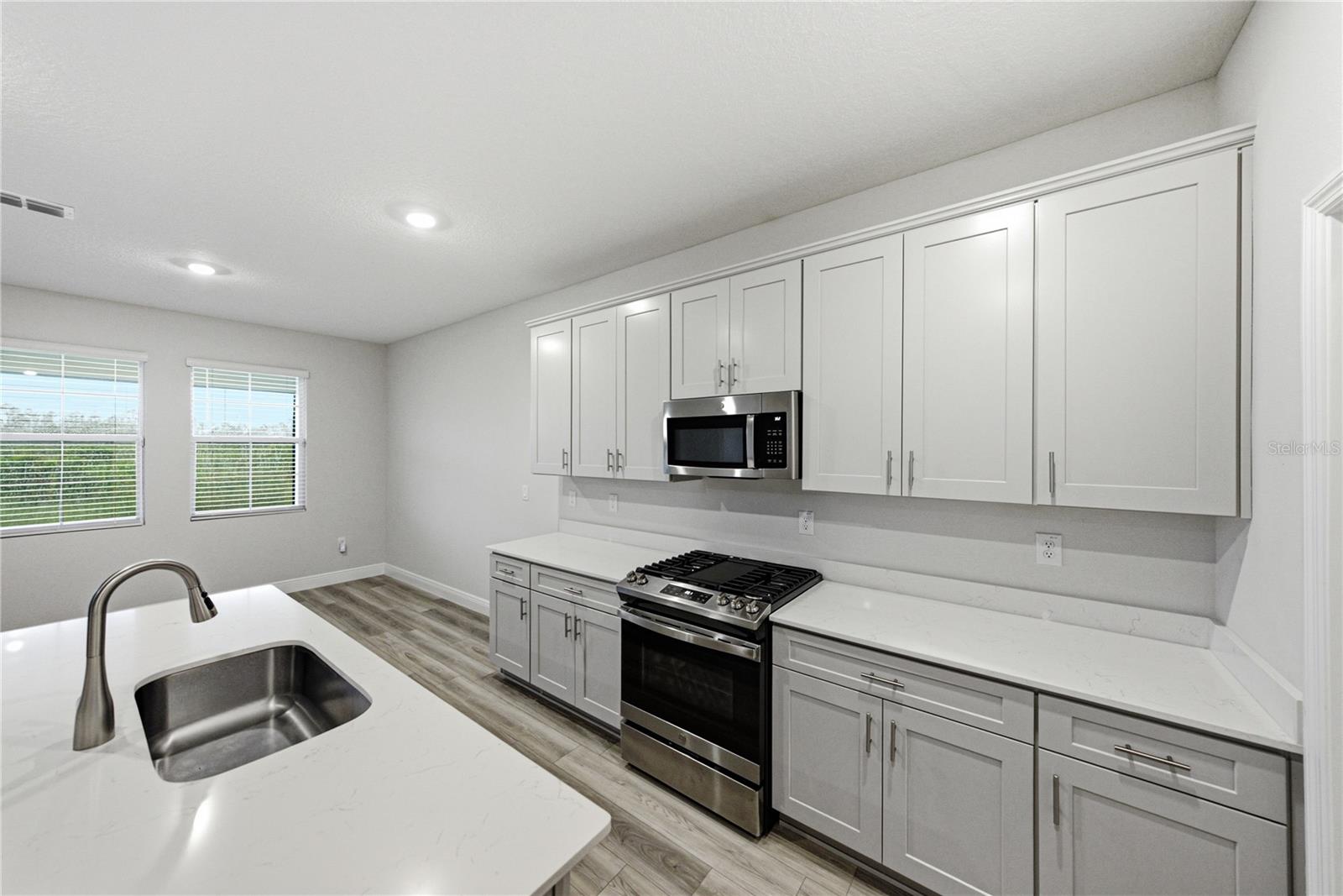 12253 CATTLESIDE DR — photo 35