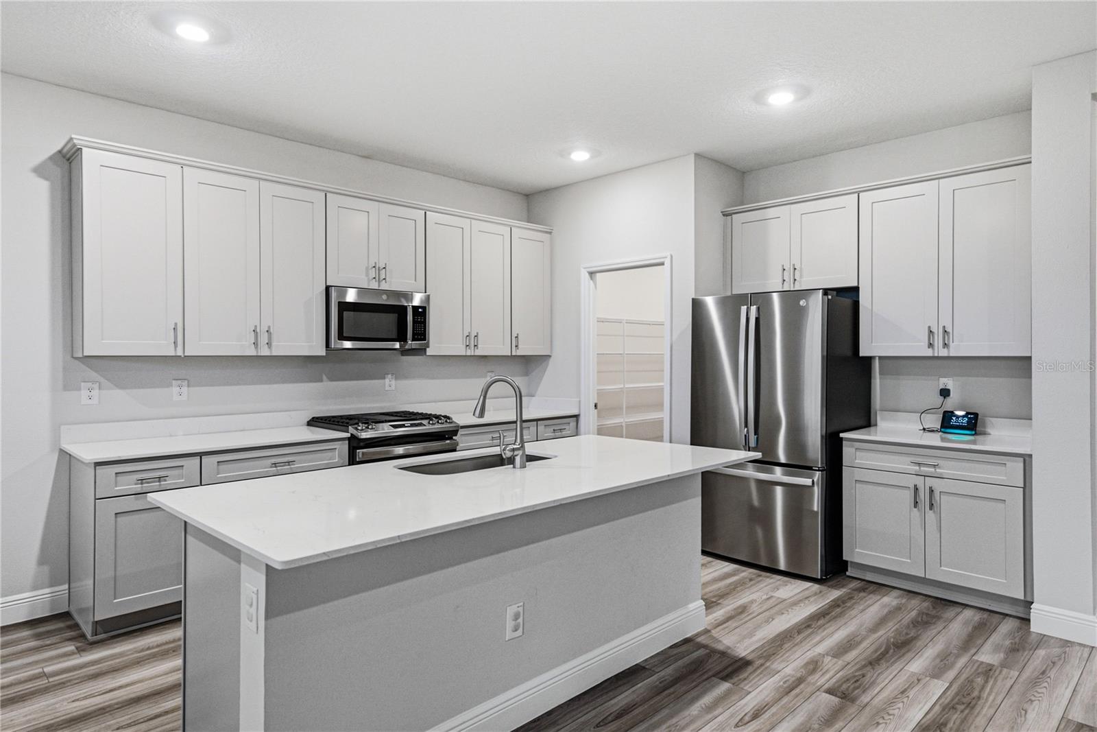 12253 CATTLESIDE DR — photo 31