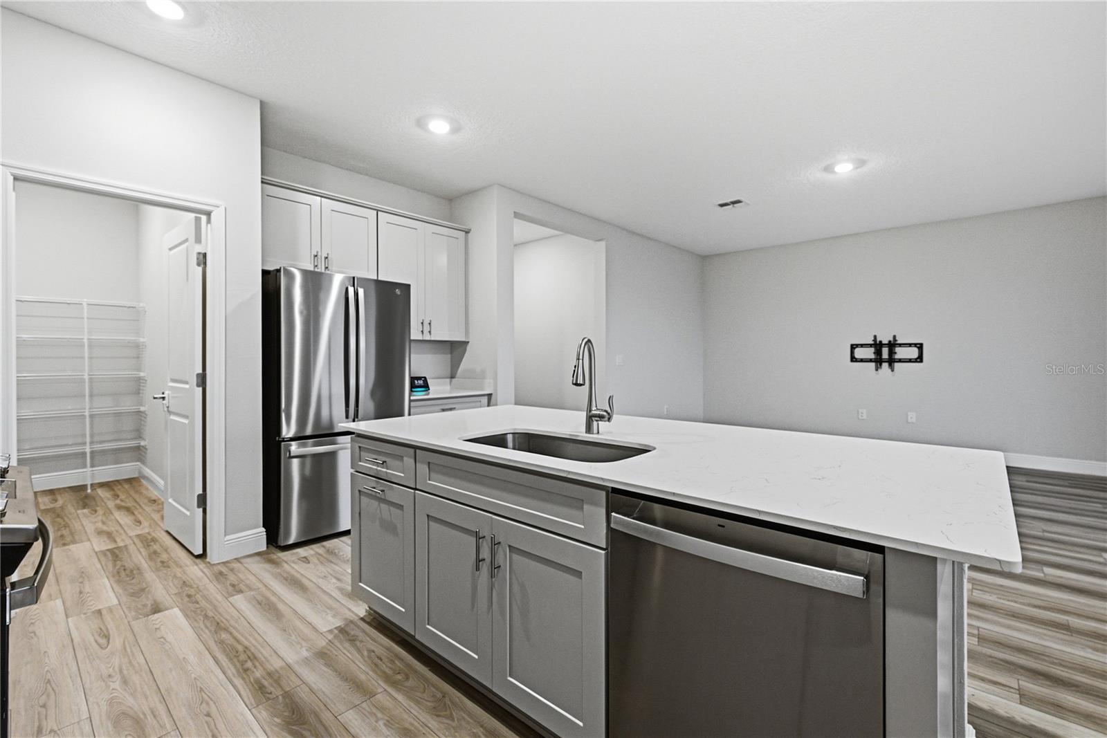 12253 CATTLESIDE DR — photo 33