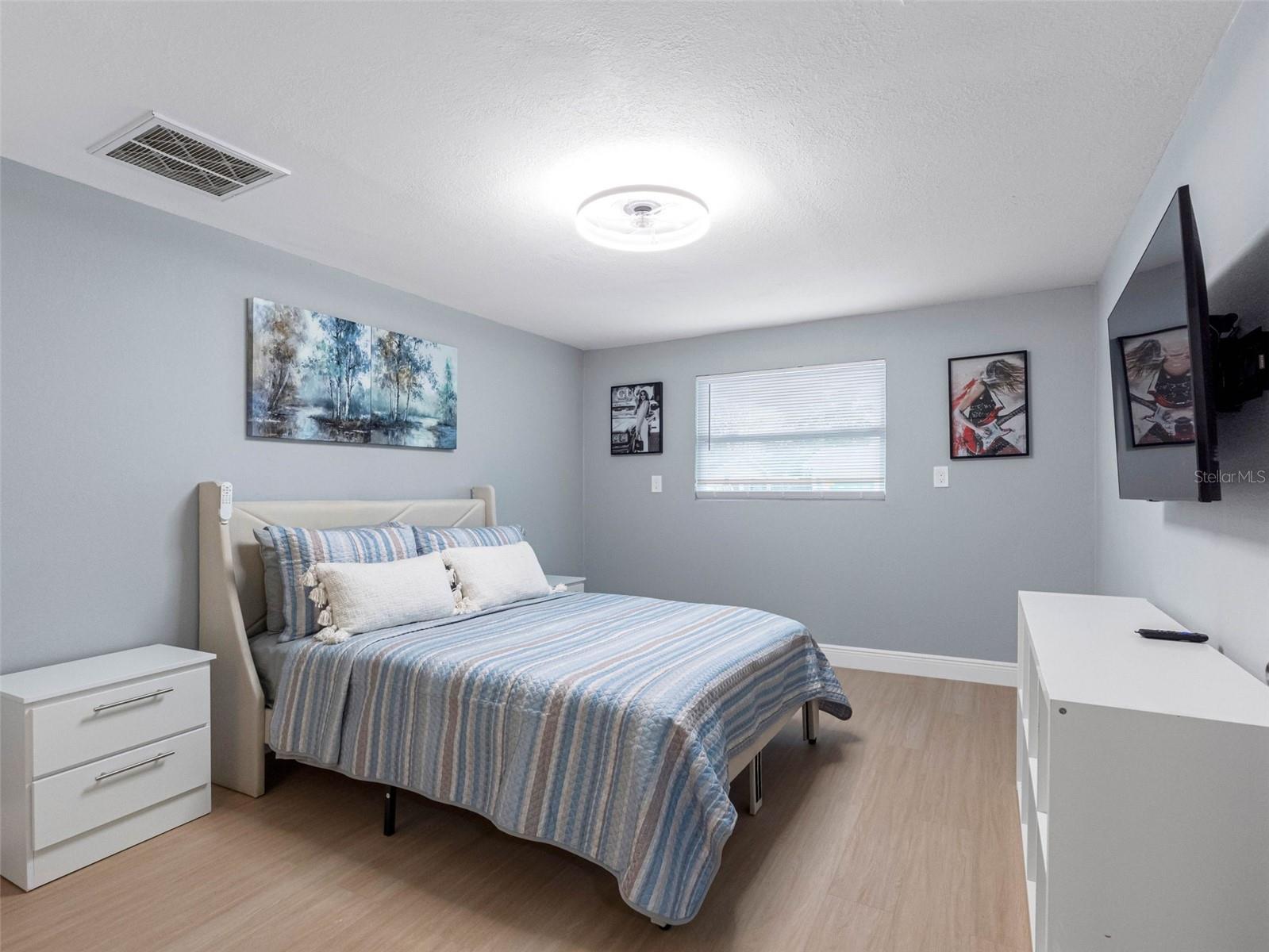 1036 VIKING DR — photo 12