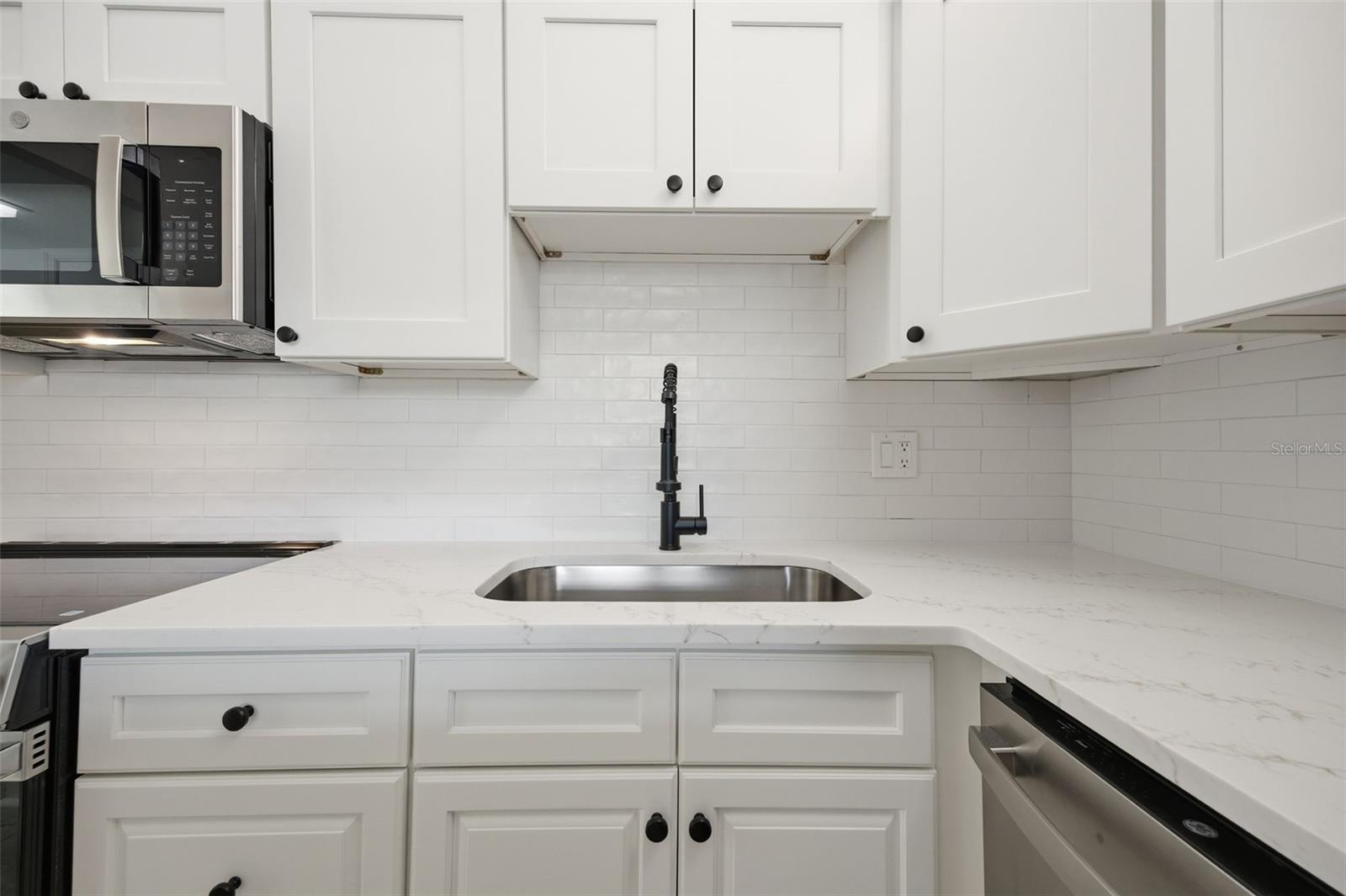 7465 BAY ISLAND DR S #112 — photo 11