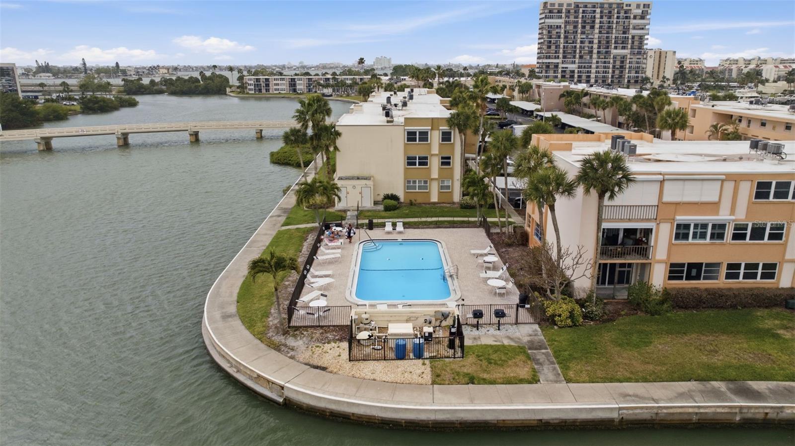 7465 BAY ISLAND DR S #112 — photo 37