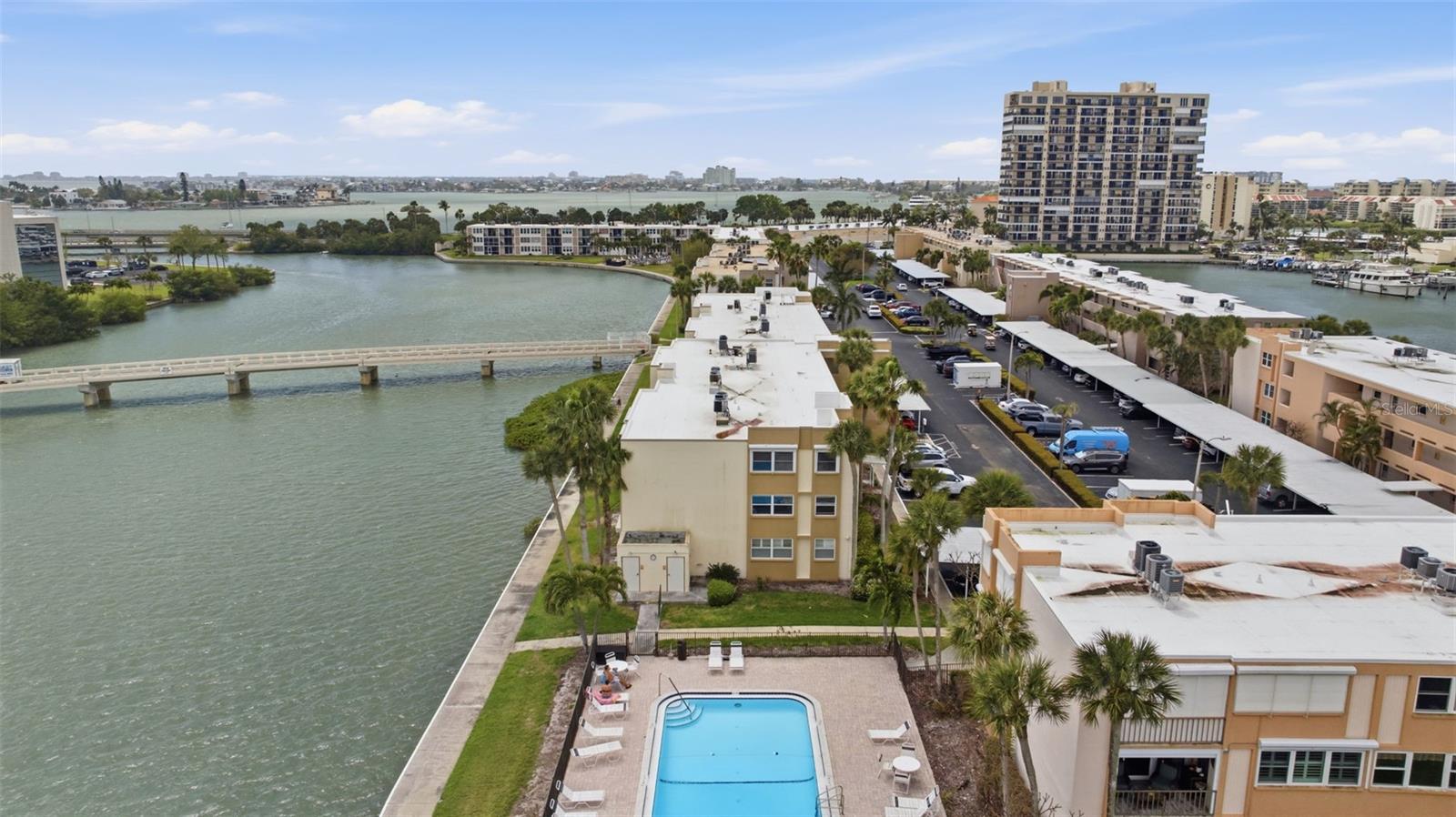 7465 BAY ISLAND DR S #112 — photo 32