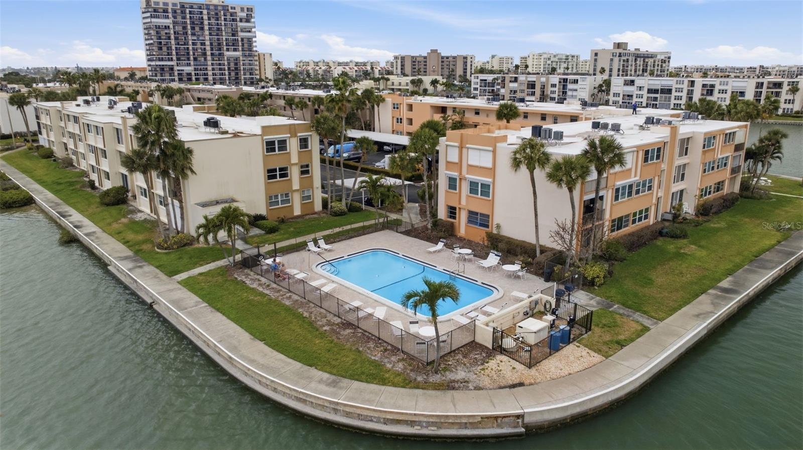7465 BAY ISLAND DR S #112 — photo 38