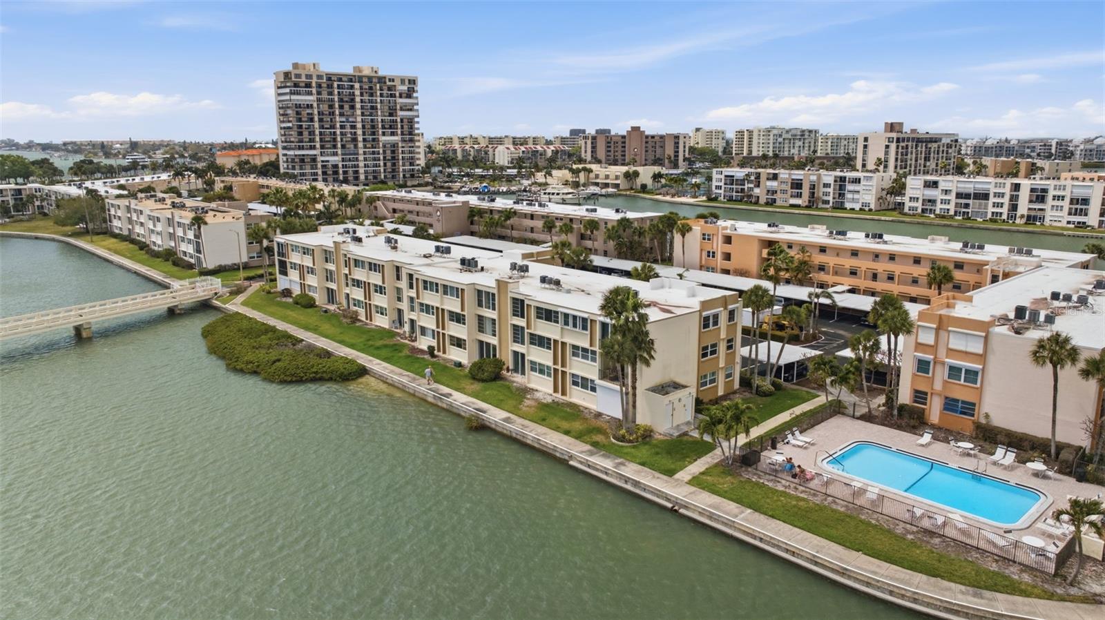 7465 BAY ISLAND DR S #112 — photo 31
