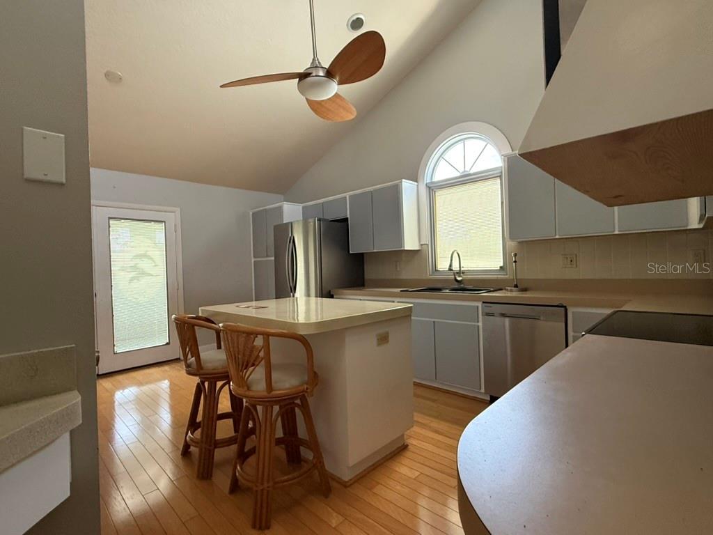 7637 HATTERAS DR — photo 12