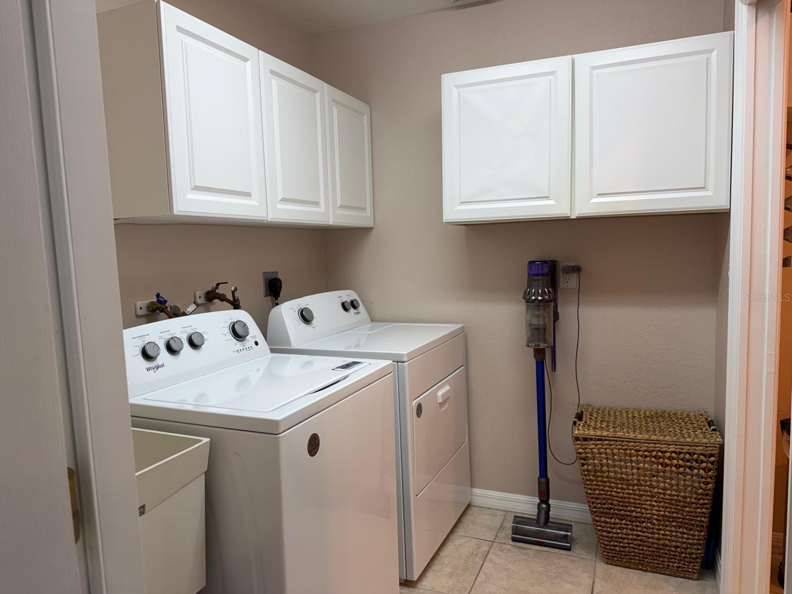 2204 SPARKLE LN — photo 38