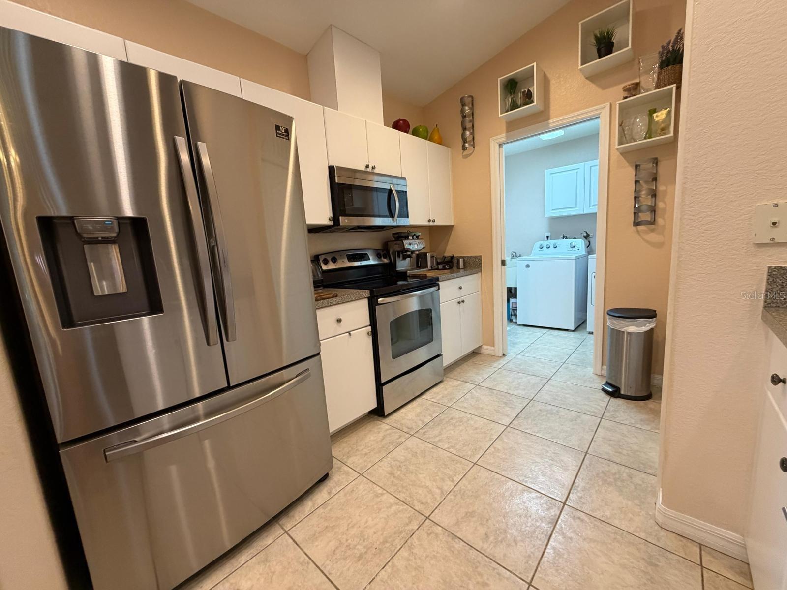2204 SPARKLE LN — photo 34