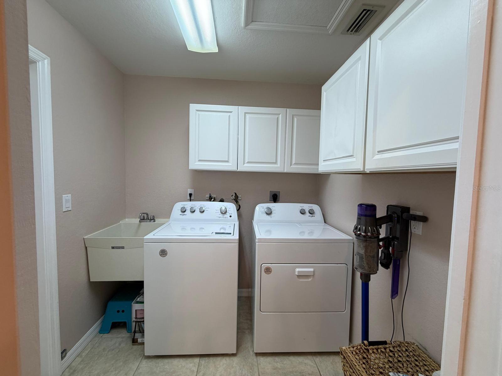 2204 SPARKLE LN — photo 22