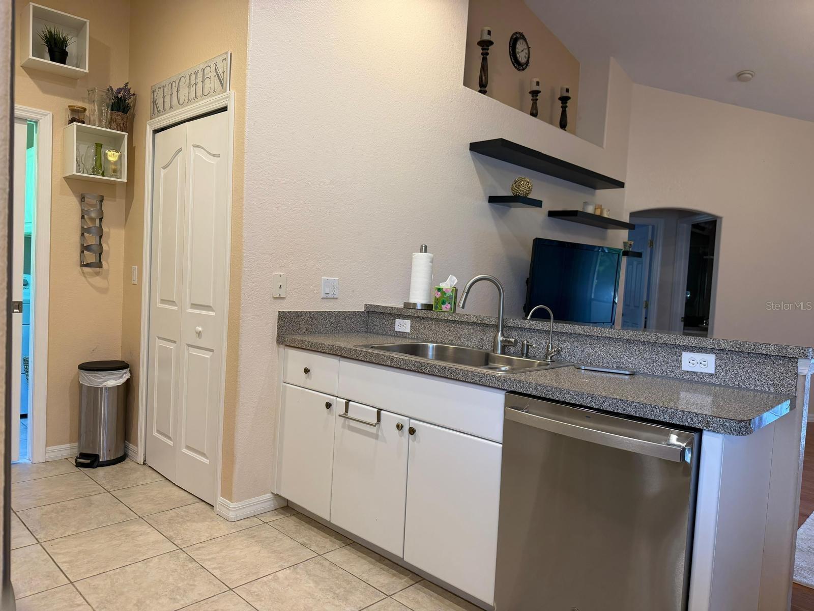 2204 SPARKLE LN — photo 20