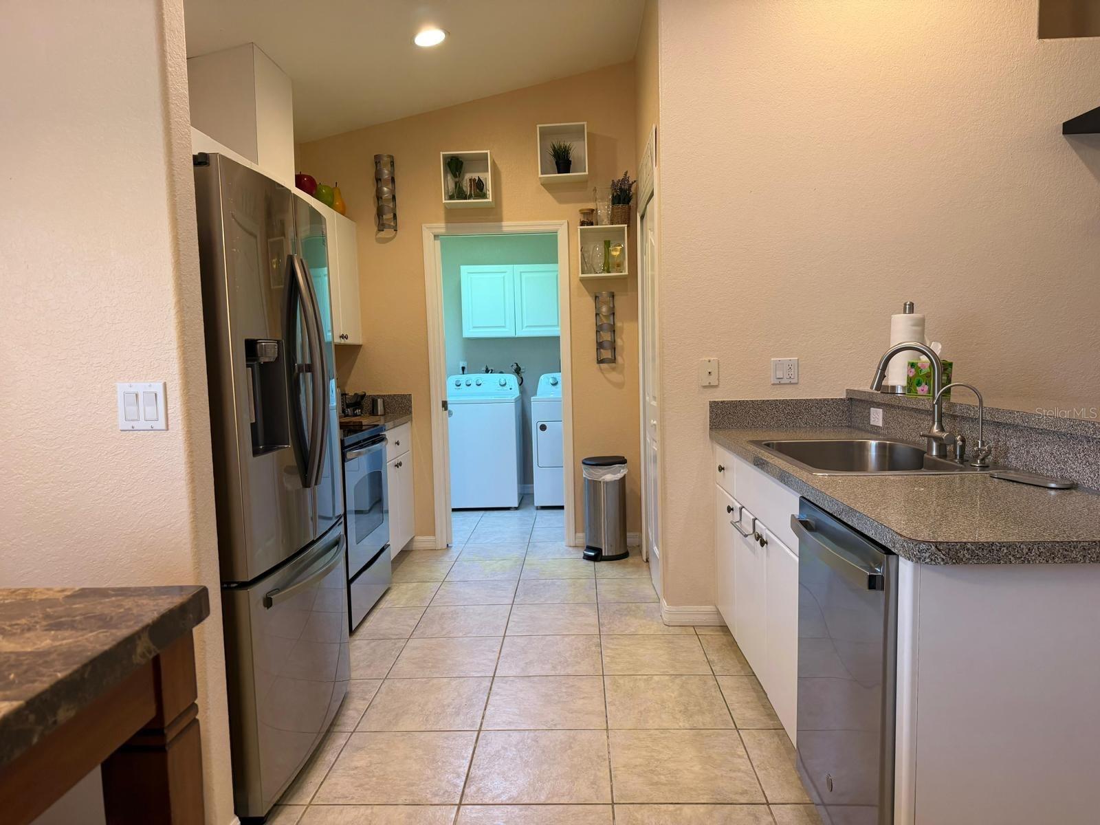 2204 SPARKLE LN — photo 52