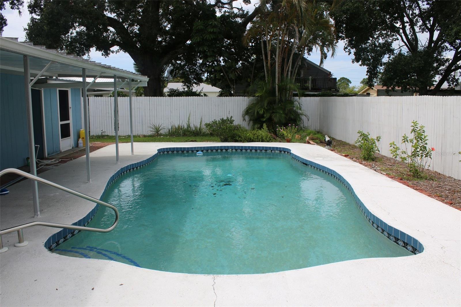 407 N POMPANO AVE — photo 2