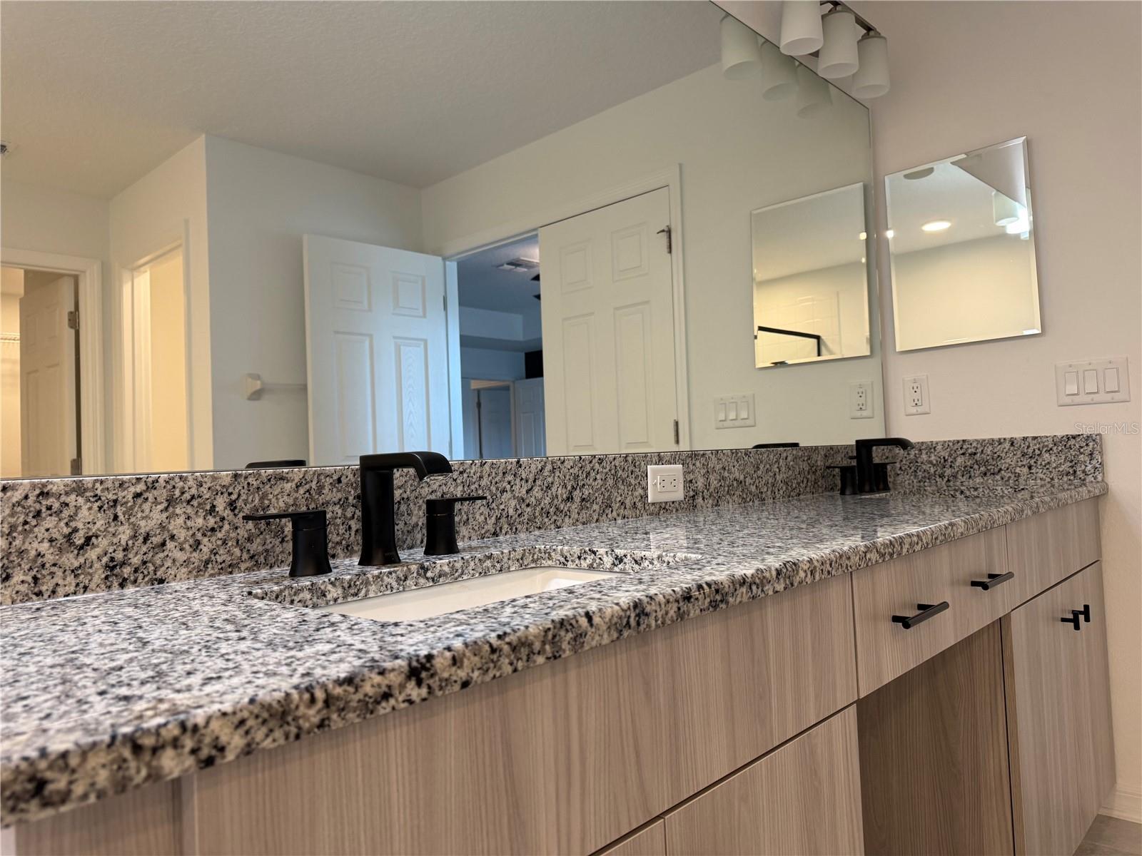 33263 SYCAMORE LEAF DR — photo 13