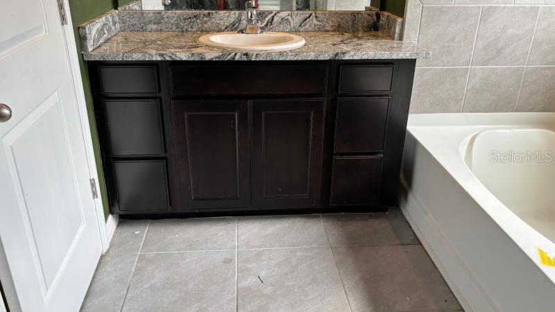 16453 WOODSIDE GLN — photo 11