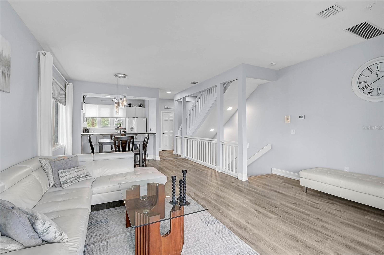 508 FOREST WAY — photo 9