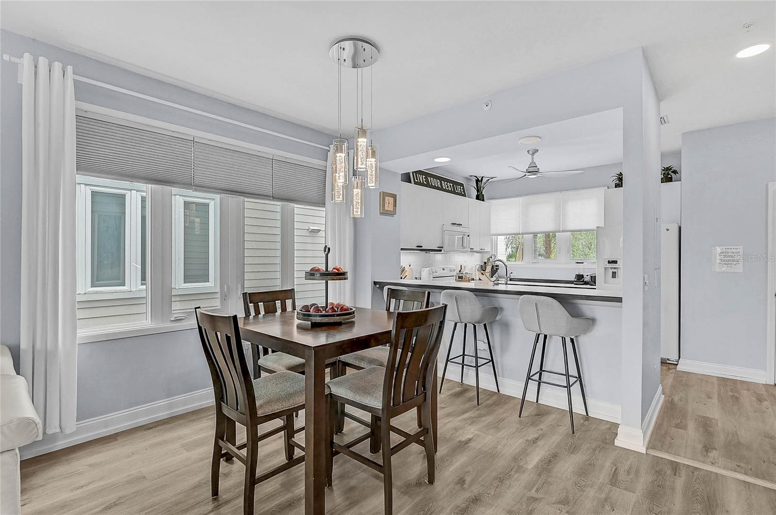 508 FOREST WAY — photo 12