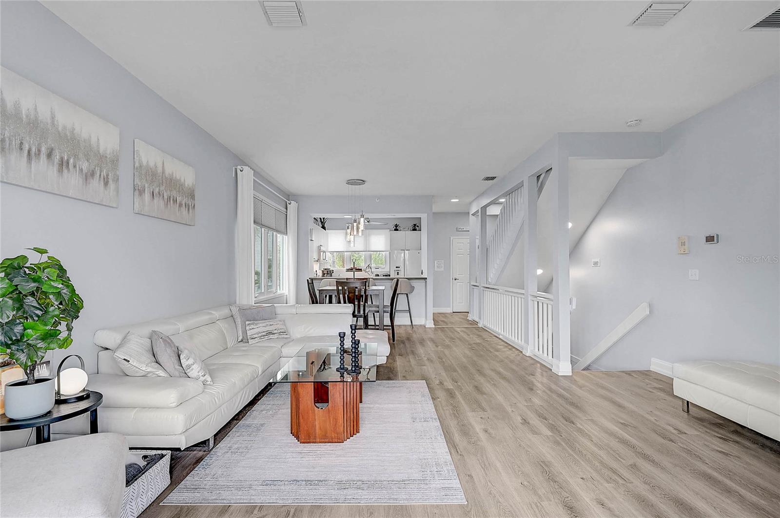 508 FOREST WAY — photo 10