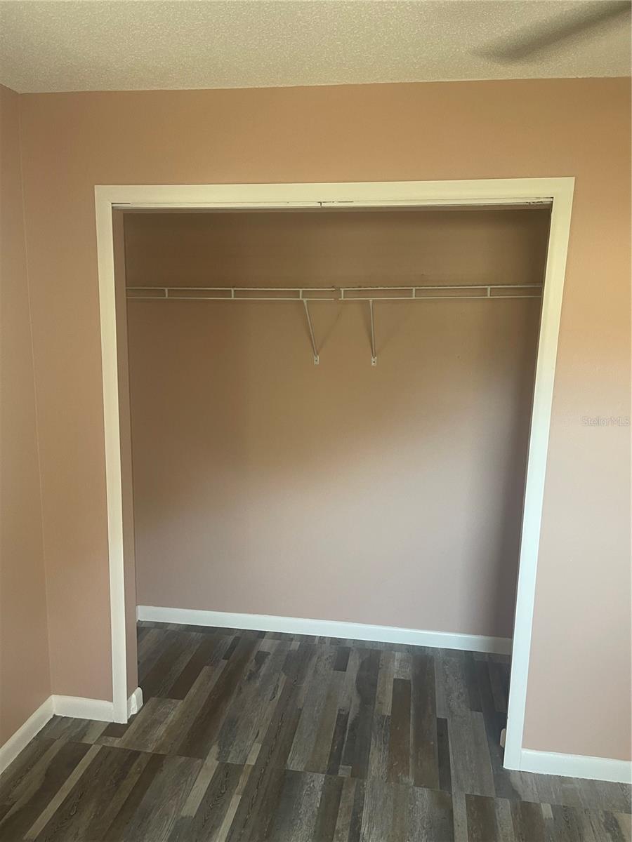 906 ESSEX RD — photo 11