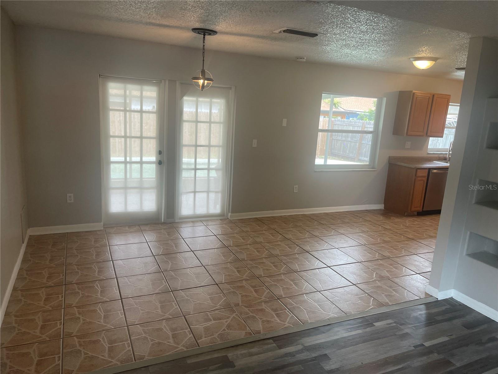 906 ESSEX RD — photo 15
