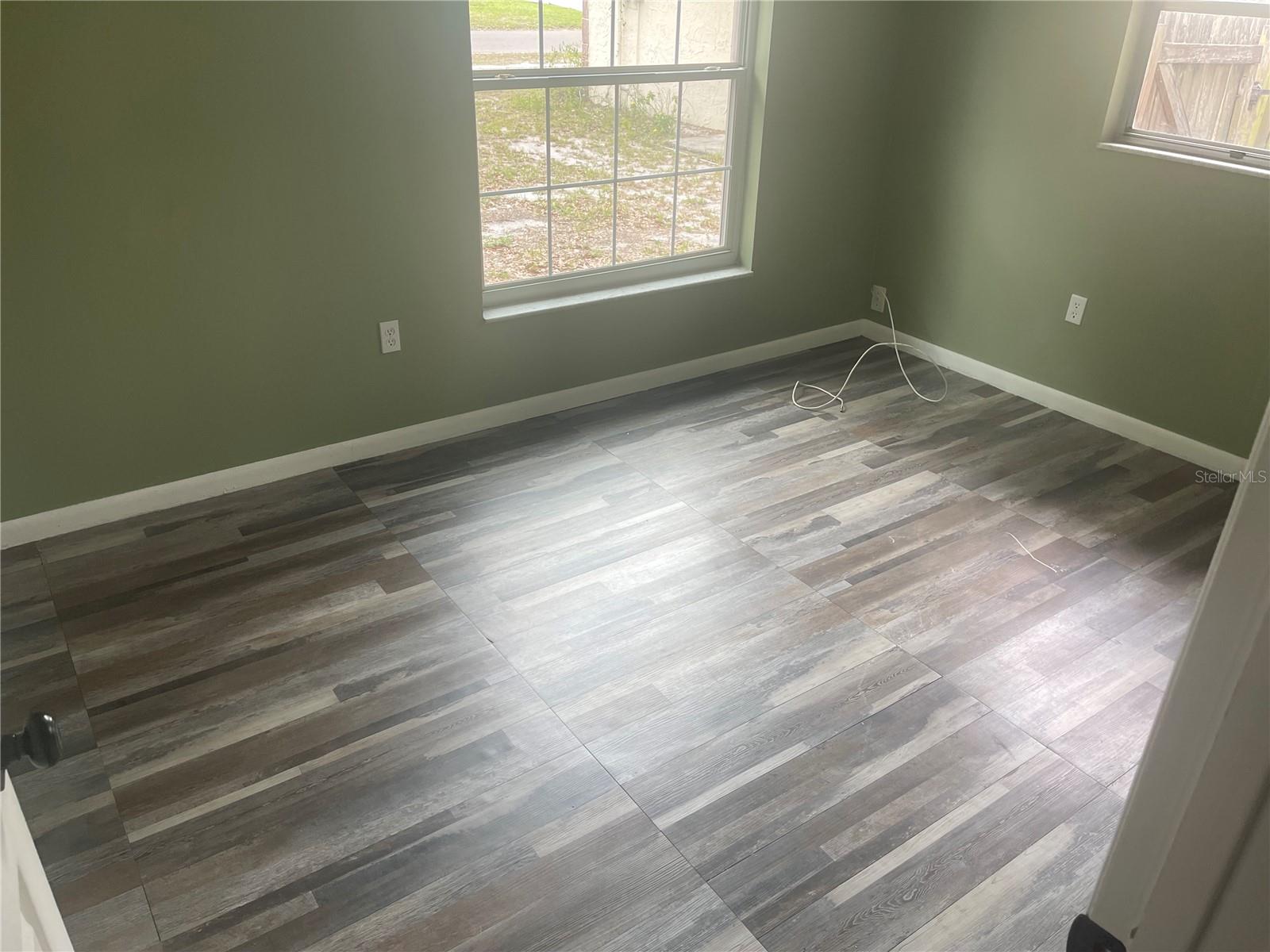 906 ESSEX RD — photo 14