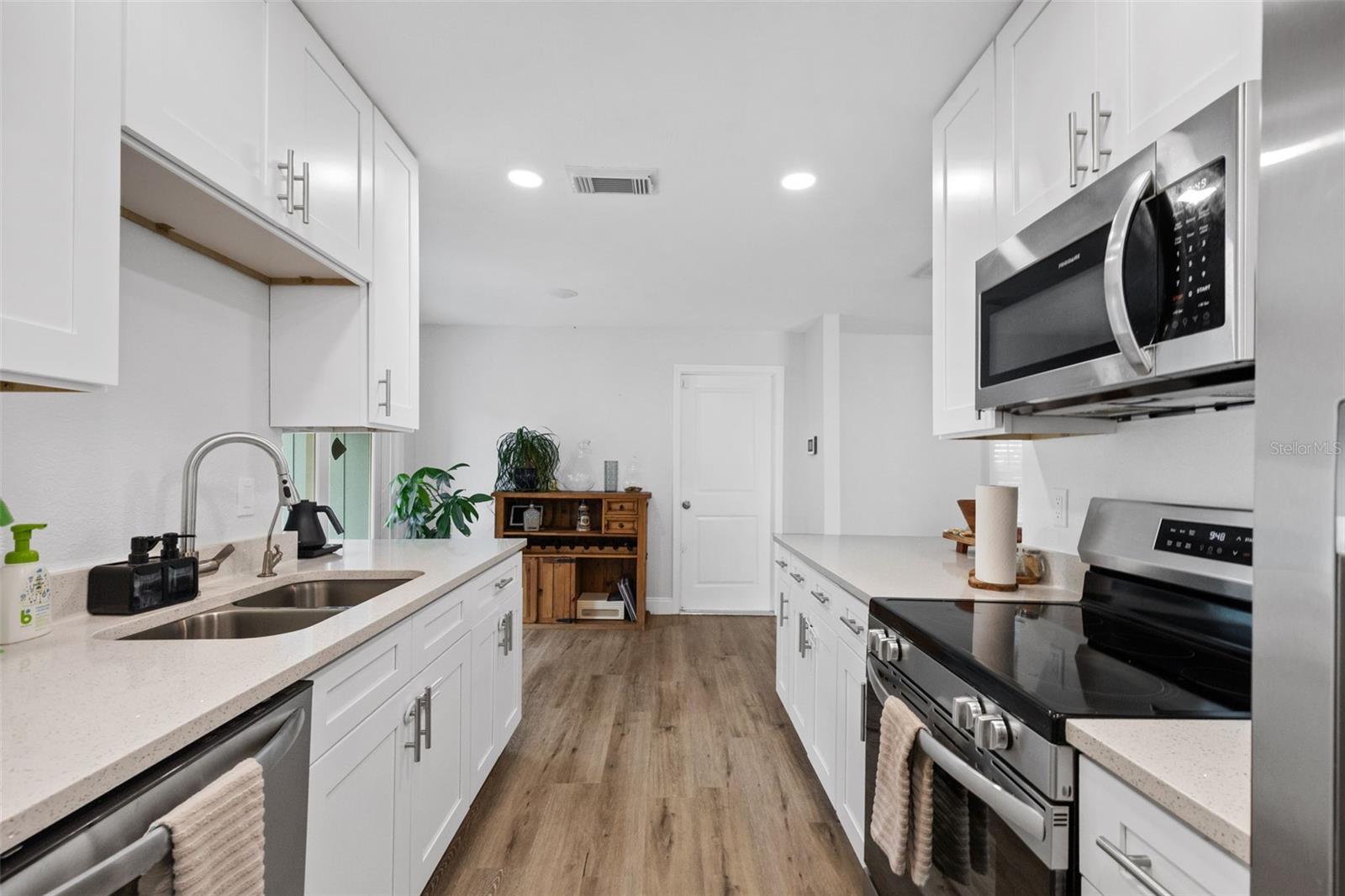 15917 COUNTRY FARM PL — photo 19