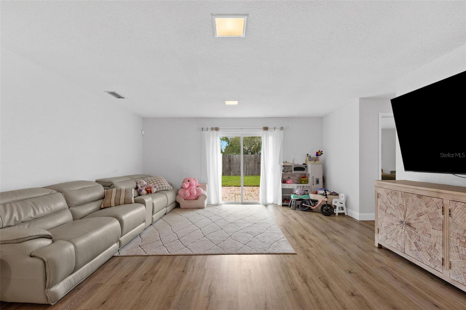 15917 COUNTRY FARM PL — photo 9