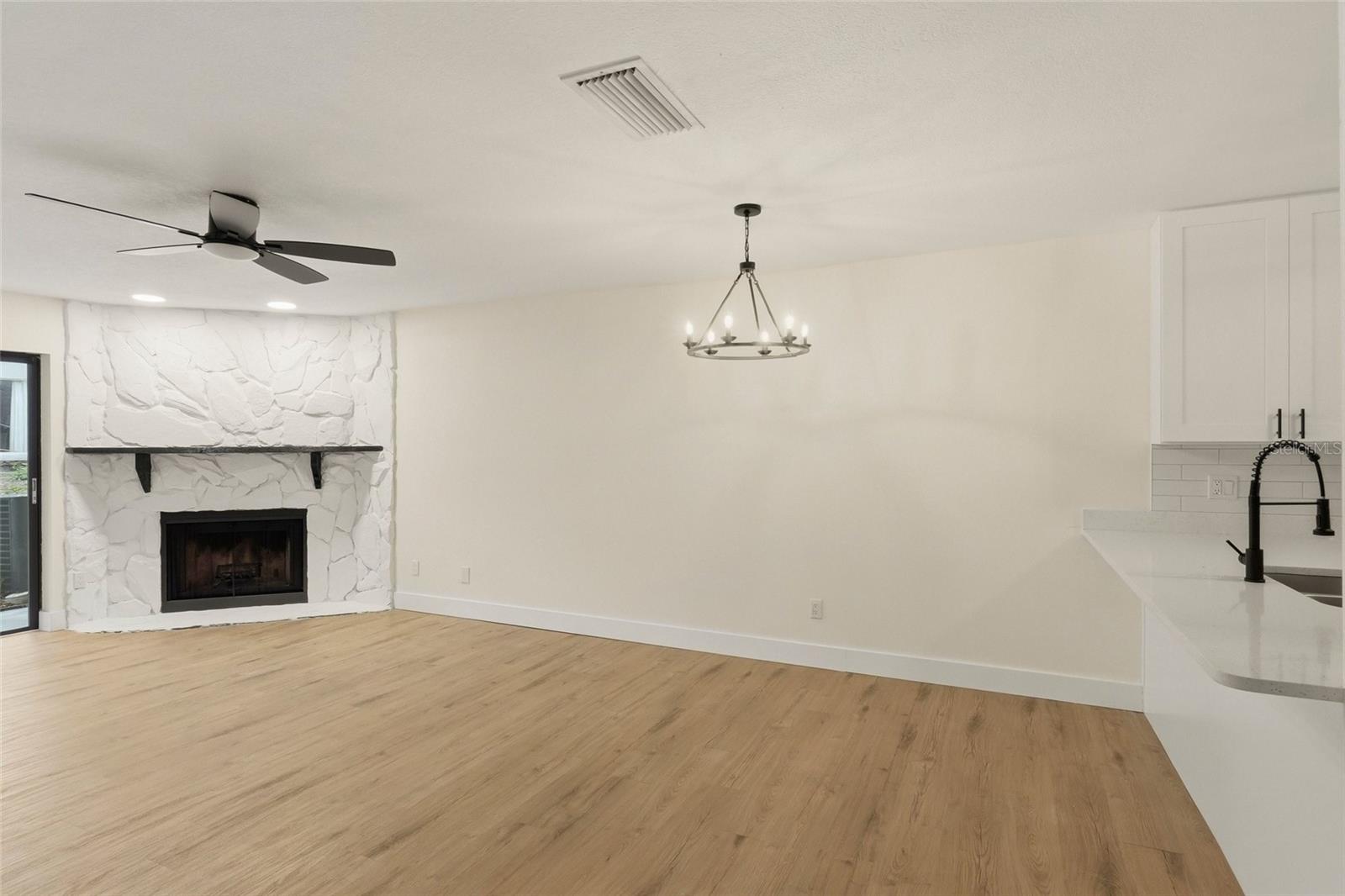 205 SOMERSET LN — photo 12