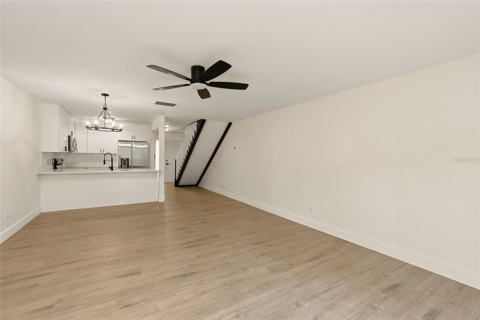 205 SOMERSET LN — photo 16
