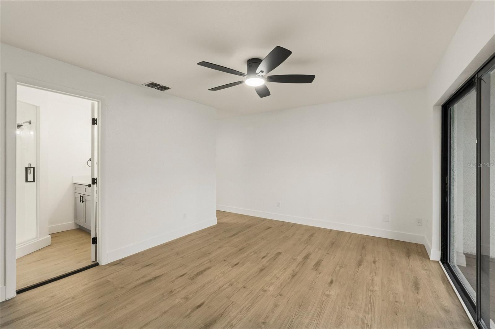 205 SOMERSET LN — photo 24