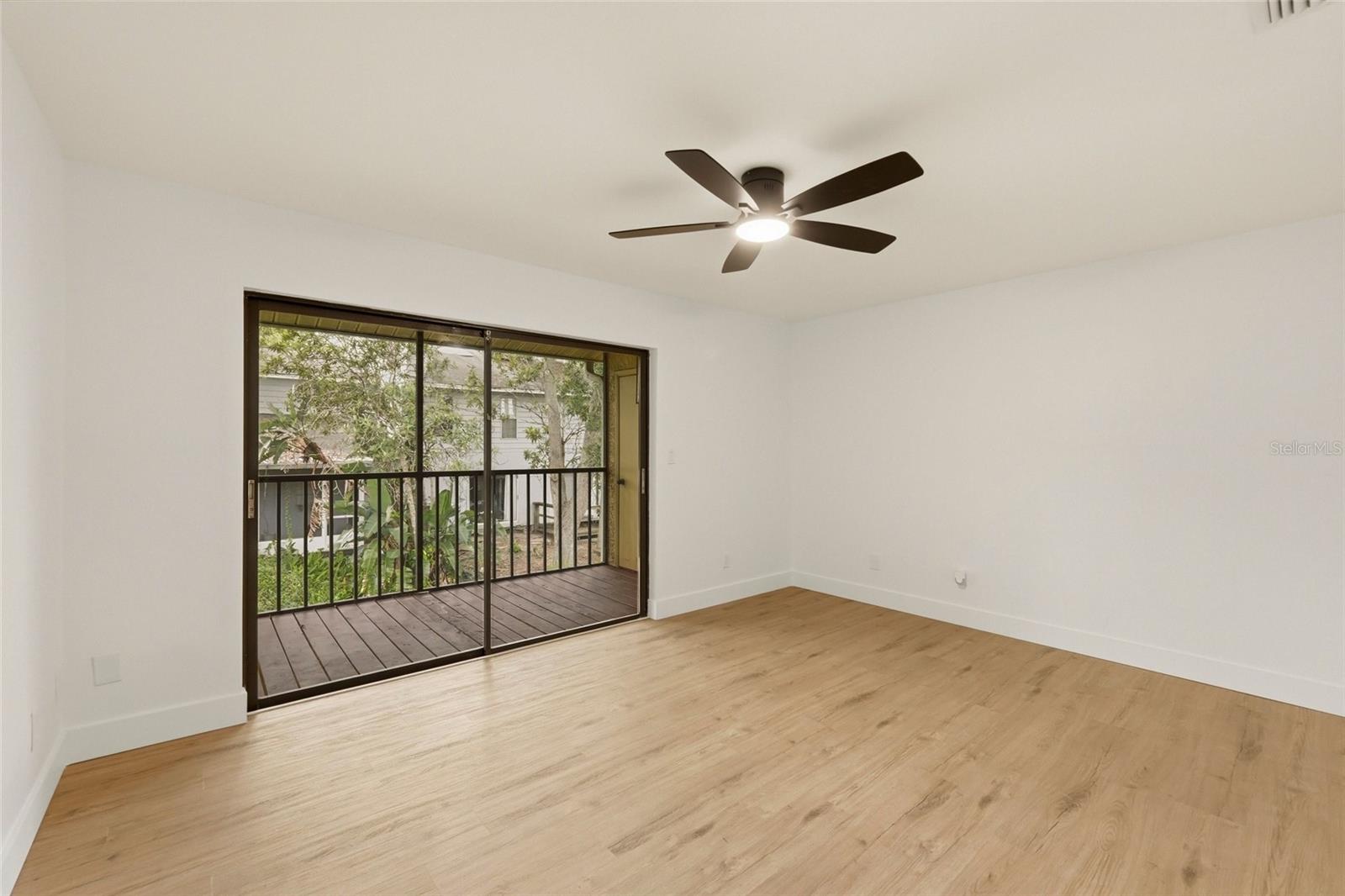 205 SOMERSET LN — photo 22