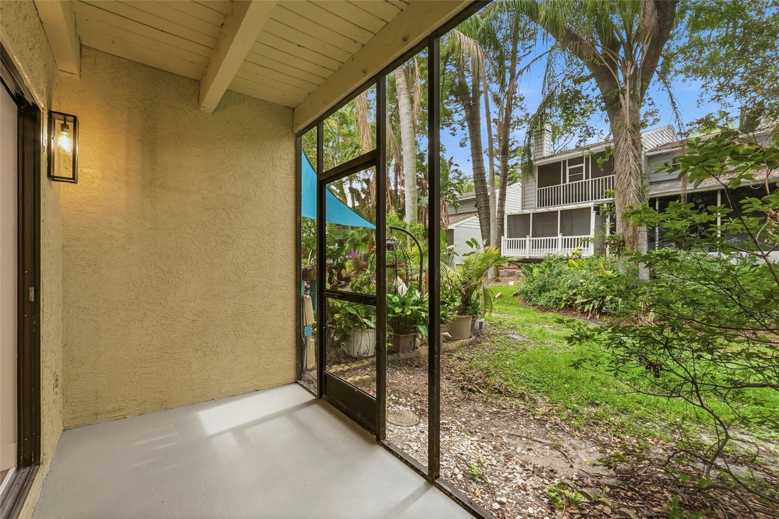 205 SOMERSET LN — photo 31