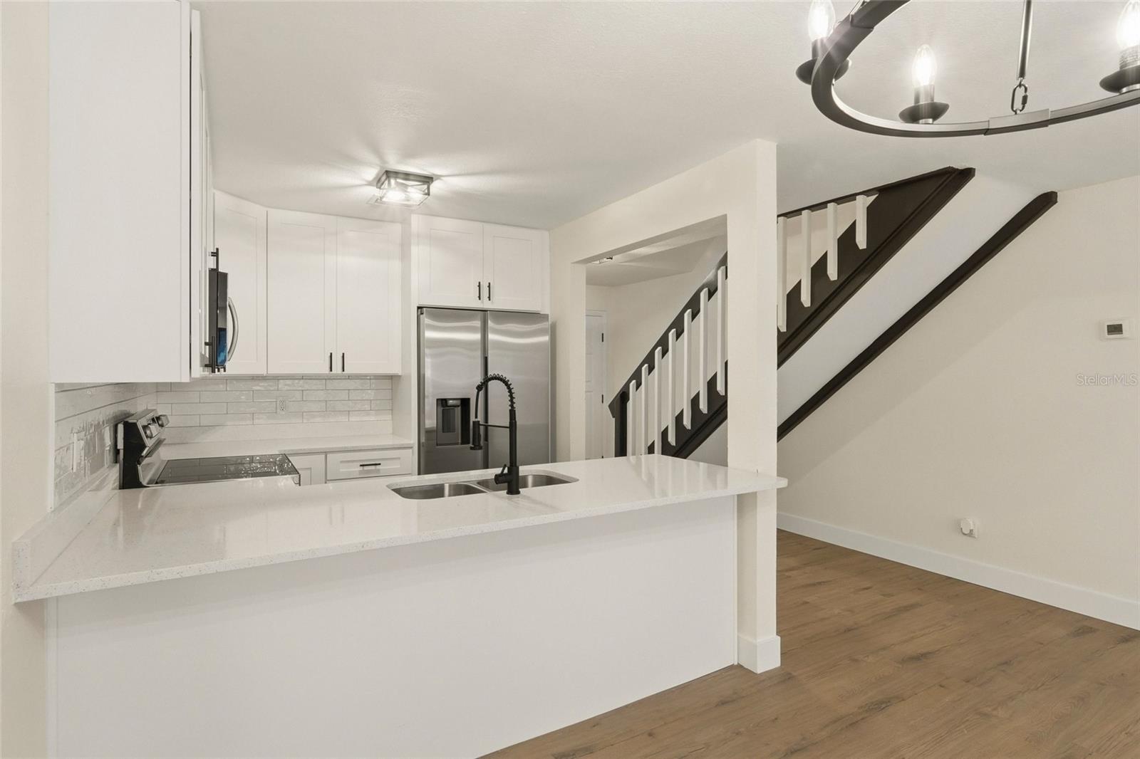 205 SOMERSET LN — photo 11