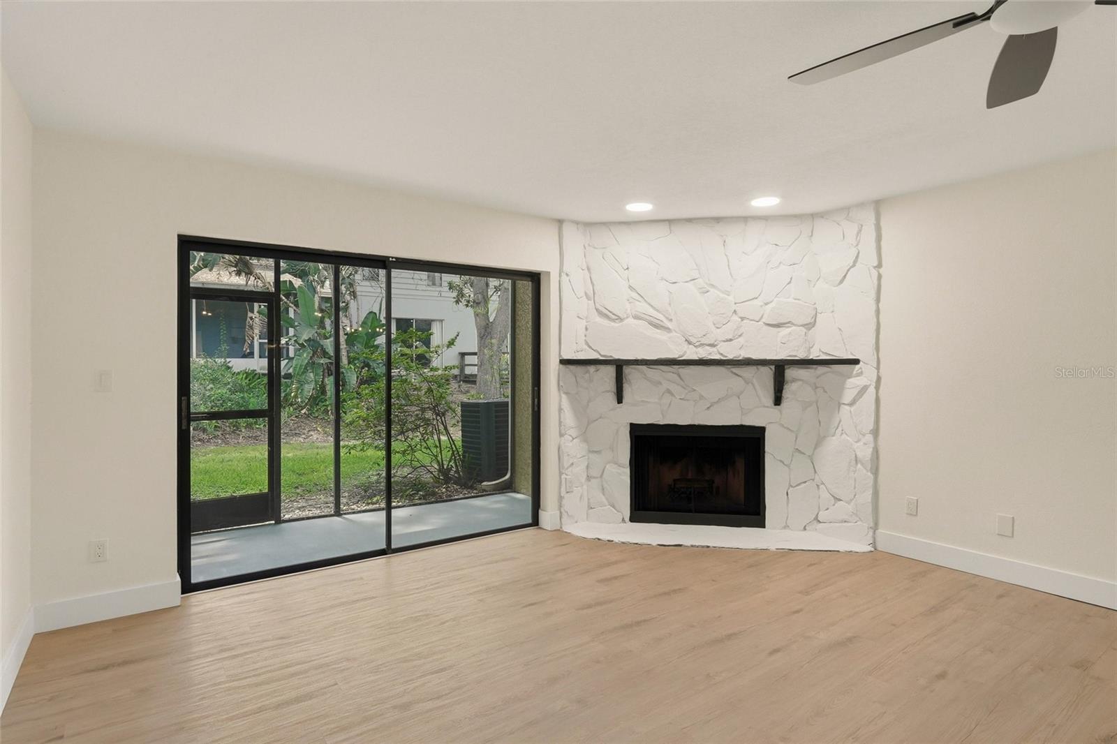 205 SOMERSET LN — photo 14