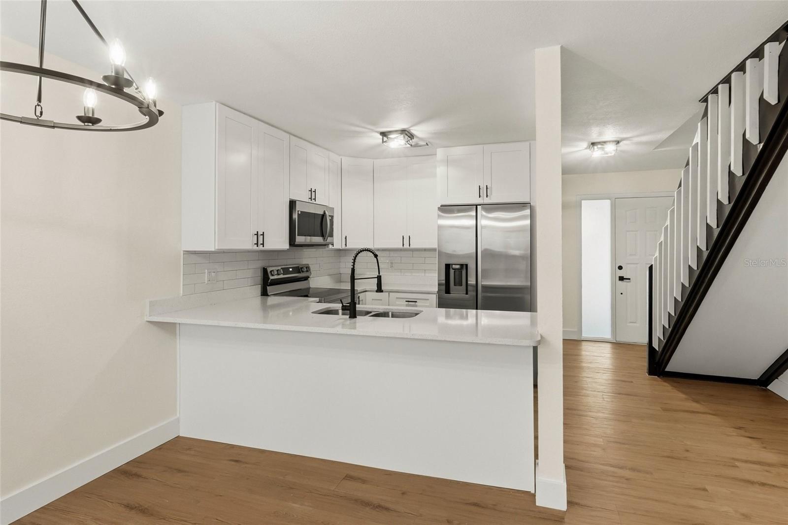 205 SOMERSET LN — photo 10