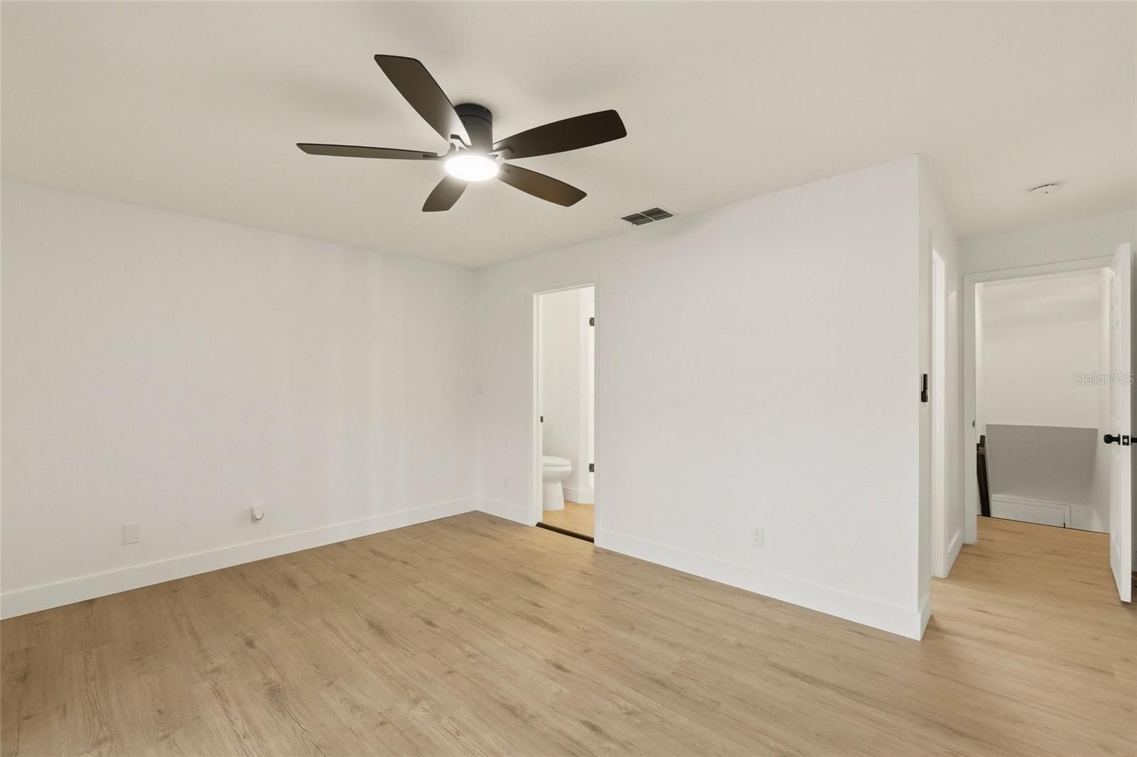 205 SOMERSET LN — photo 23